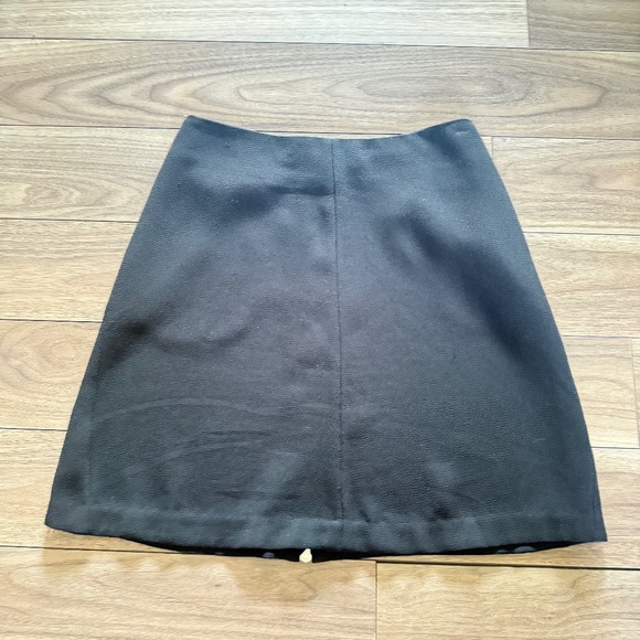 Aritzia | Wilfred | Size 2 | Black Front-Zip Skirt - Picture 3 of 7